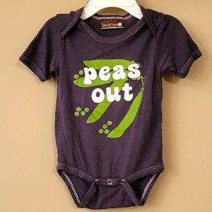 Small Plum "peas out" grey organic bamboo onesie/bodysuit
